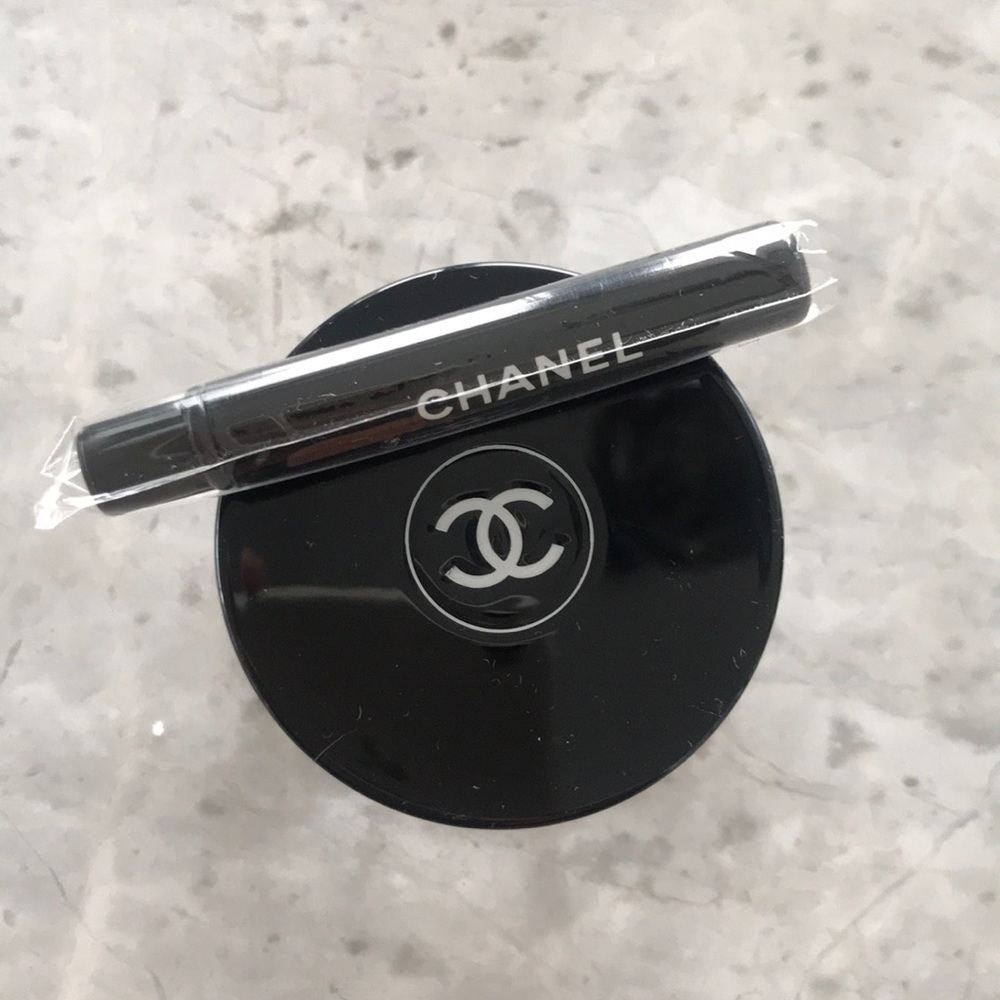 Chanel Illusion D’Ombre Long Wear Eyeshadow